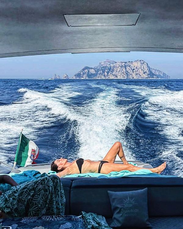 Postcard from Capri. 🌅✨. Disconnect from the world and step aboard. Nothing beats a day of total relaxation on one of our boats. You just focus on booking your spot right now—we will handle everything else.Let Capri be the backdrop to your unforgettable summer day. Luxury and peace are just a click away. 🛥️💙. 📲 Send us a DM for info and instant bookings! 🌐www.sunrisesorrento.com
📩info@sunrisesorrento.com
📱+39 334 994 0458 #luxurytravel #capri #summerinitaly #boatlife #travelitaly