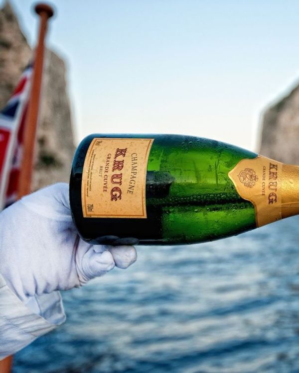 NEW 2026 Boat Tour 💫 Set sail from Sorrento at golden hour and let the sea lead you to the timeless beauty of Capri 🌅. Sip a delicious aperitivo as the sun dips into the horizon, Enjoy your free time on the island, wander, discover, fall in love💙 and return under a sky full of stars!🌌🚤. Your perfect summer night starts here.
🌐www.sunrisesorrento.com
📩info@sunrisesorrento.com
📱+39 334 994 0458 #capribynight #boattour #sorrento #luxury #dolcevita