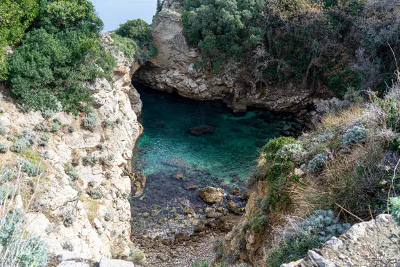 Discovering the Baths of Queen Joanna — 1