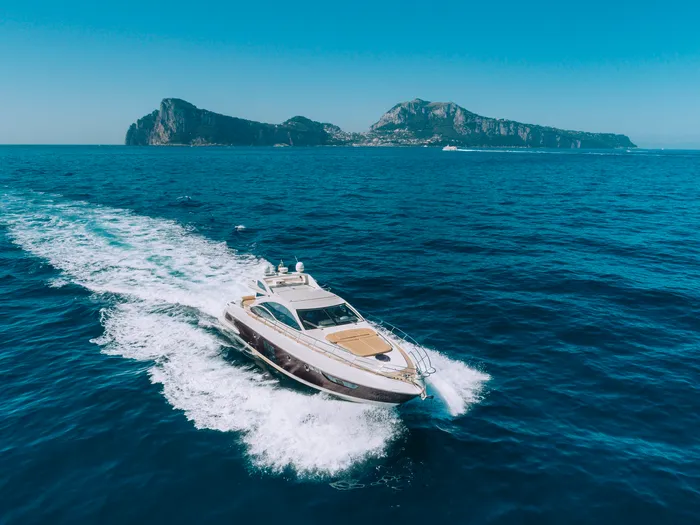 Azimut 62S